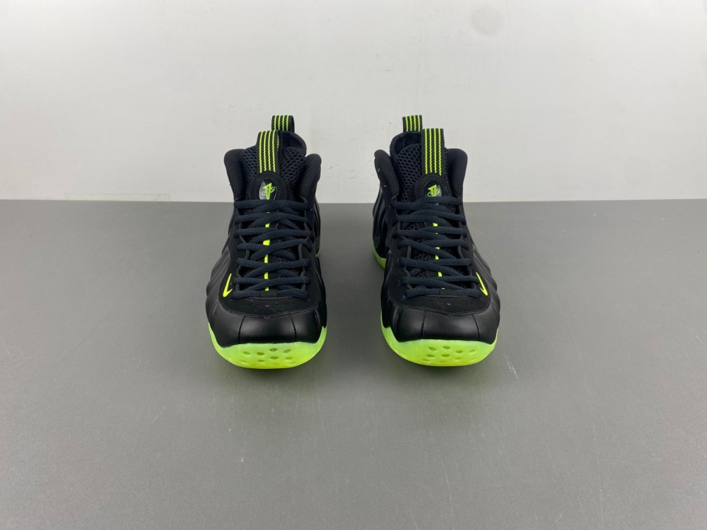 Nike Air Foamposite One Volt