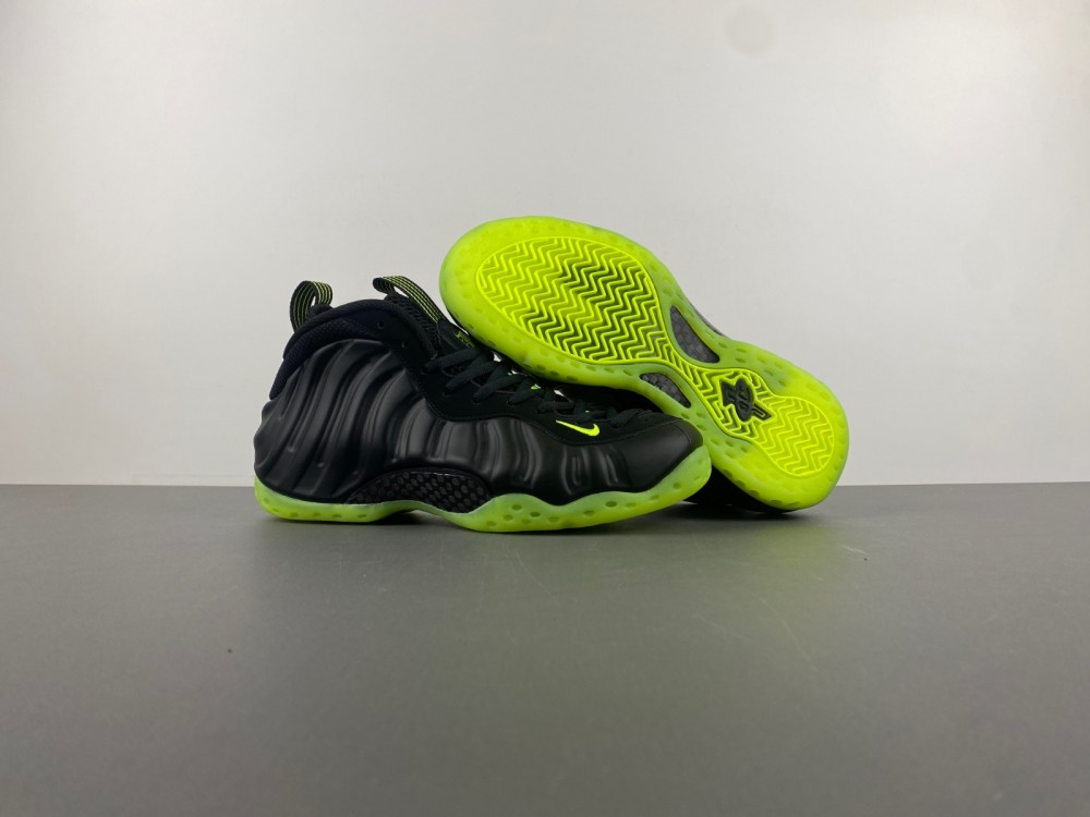 Nike Air Foamposite One Volt