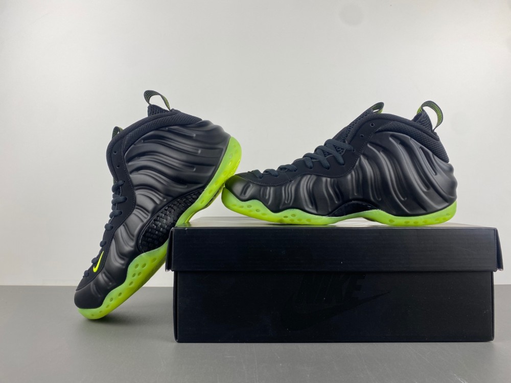 Nike Air Foamposite One Volt
