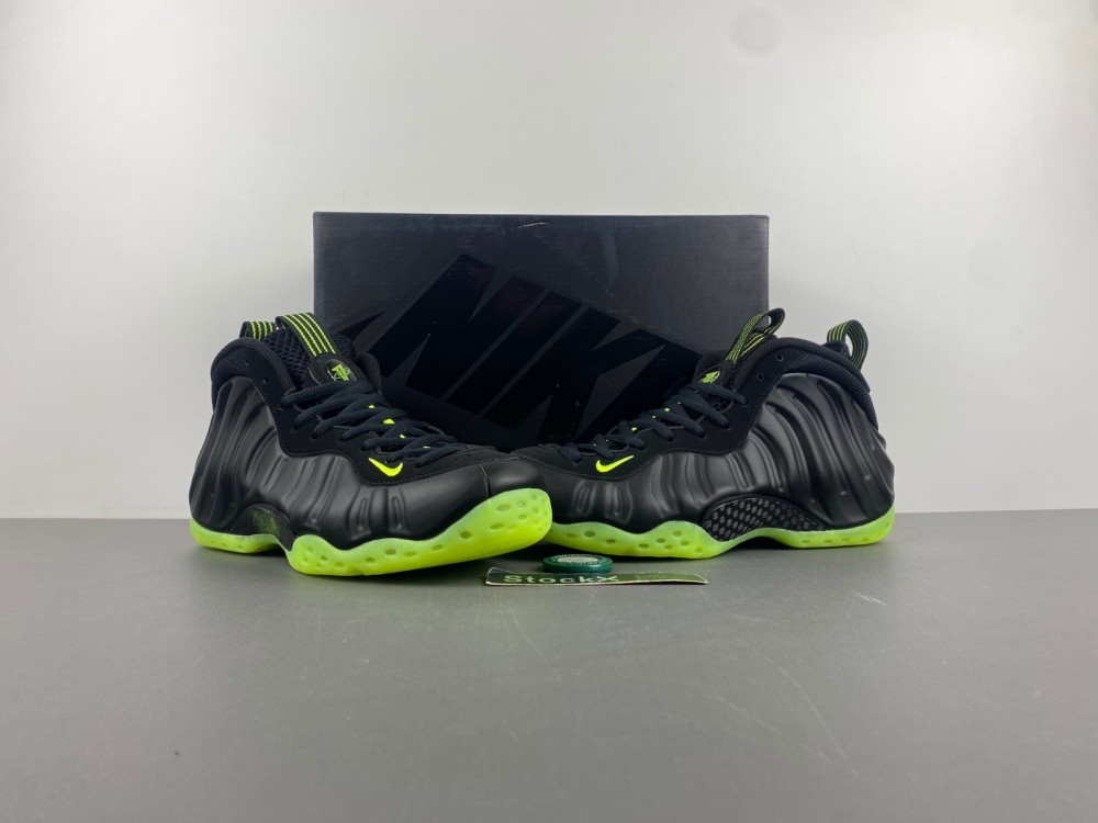 Nike Air Foamposite One Volt