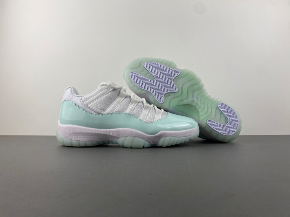 Air Jordan 11 Low Igloo AH7860-103