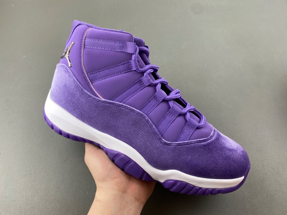 Air Jordan 11 CT8012-555