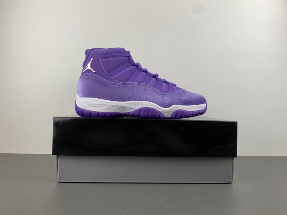 Air Jordan 11 CT8012-555