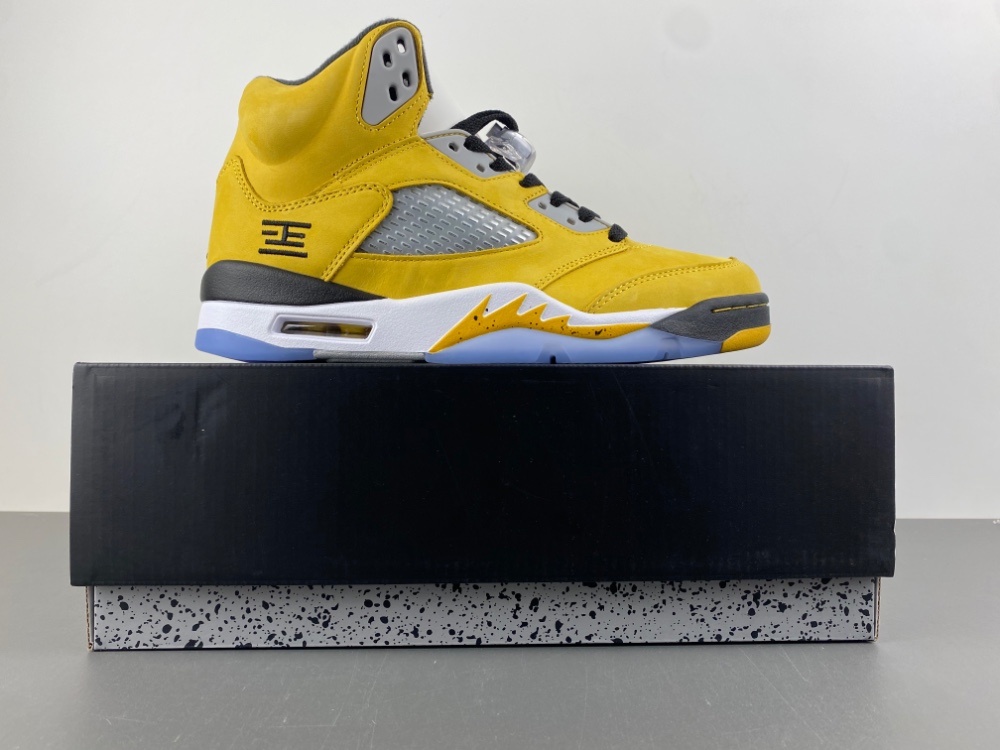 Air Jordan 5 Tokyo IO3372-700