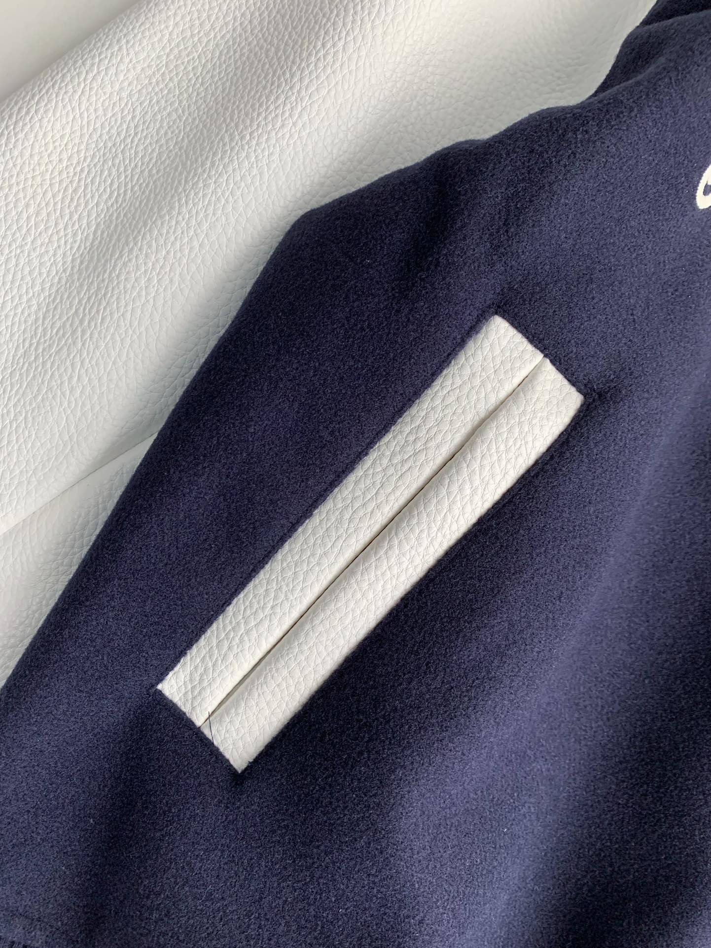 L0vis Vvtt0n  Jackets