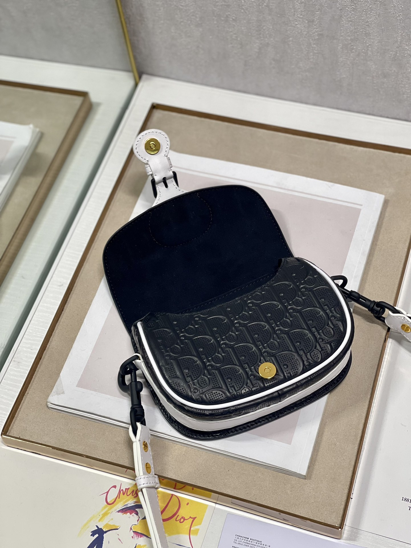 Small D10r Bobby Bag