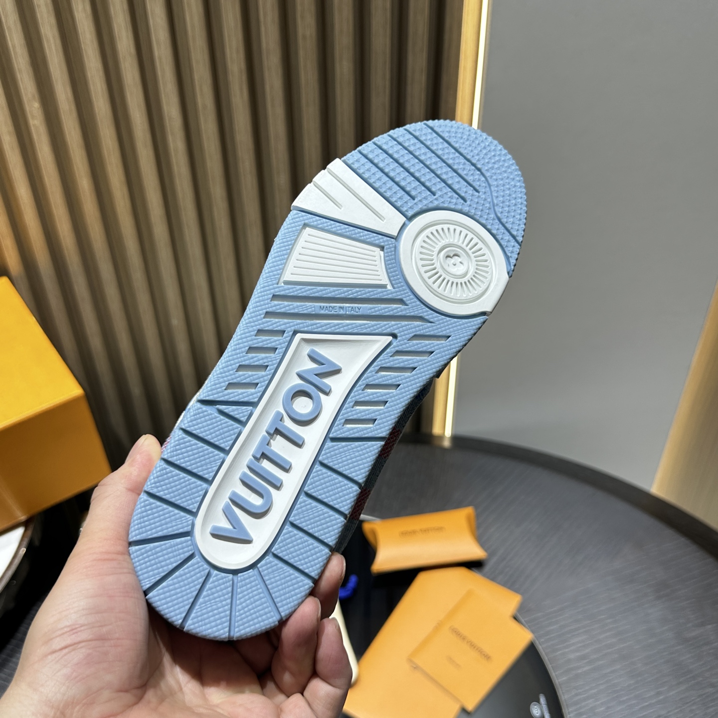 L*V TRAINER Sneakers 1AHCYB