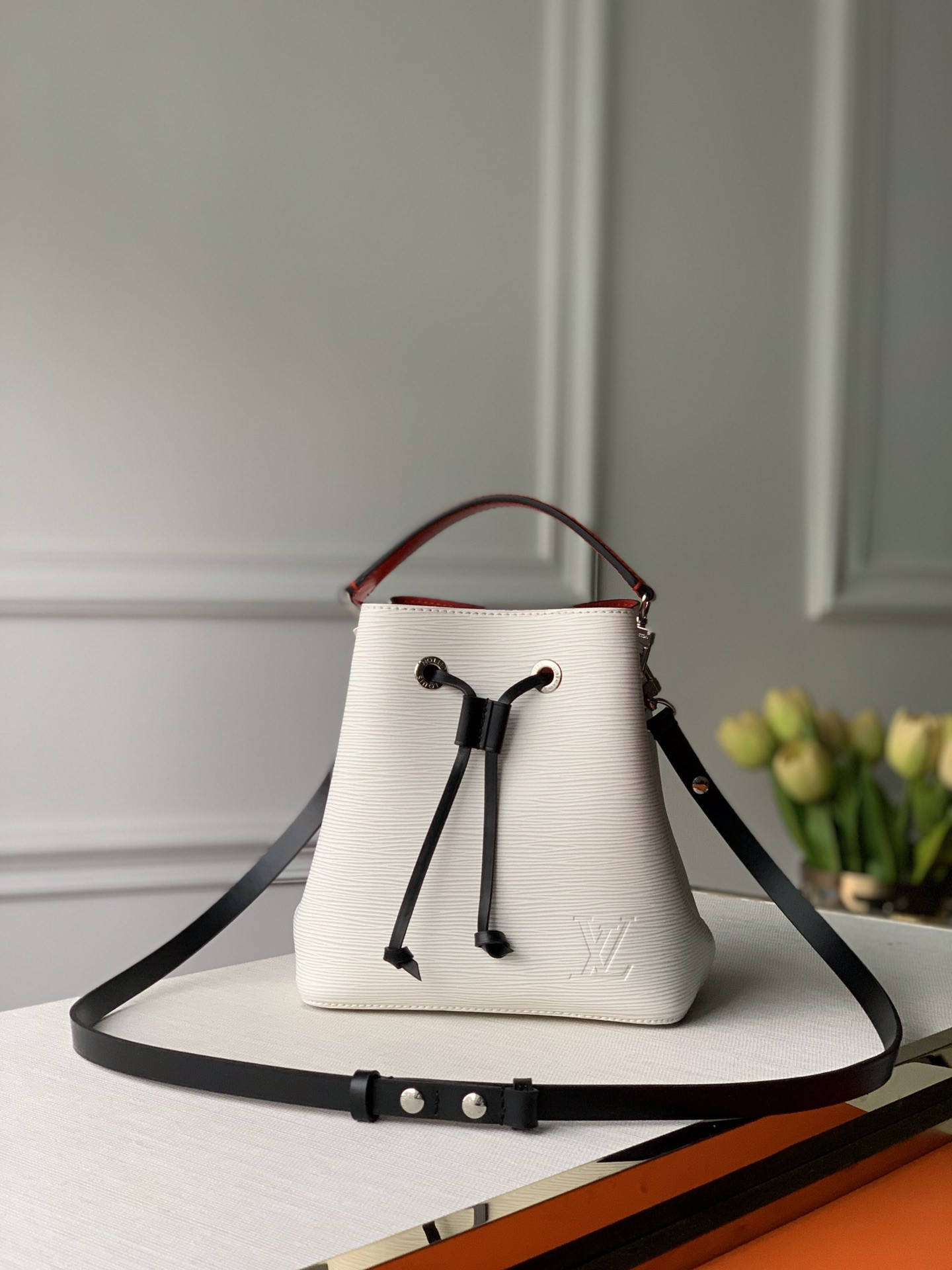 L0vis Vvtt0n Néonoé Bag