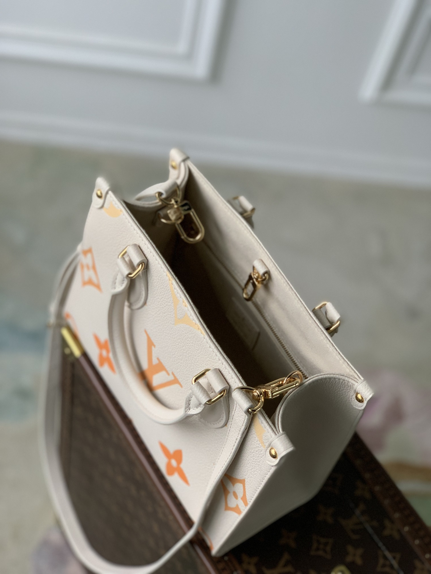 L0vis Vvtt0n Onthego Bag