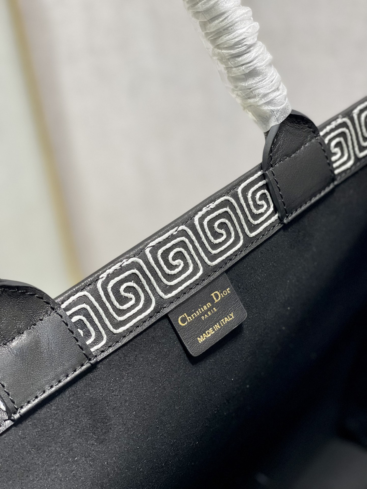 Large D10r Book Tote