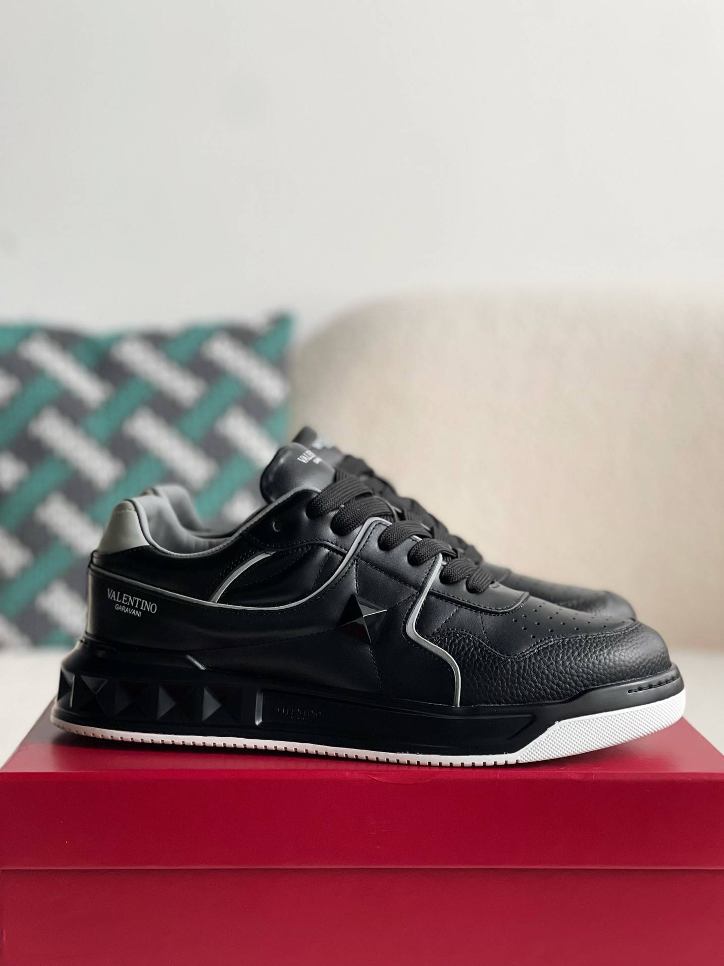 Va1e*ntin0 One Stud Sneakers