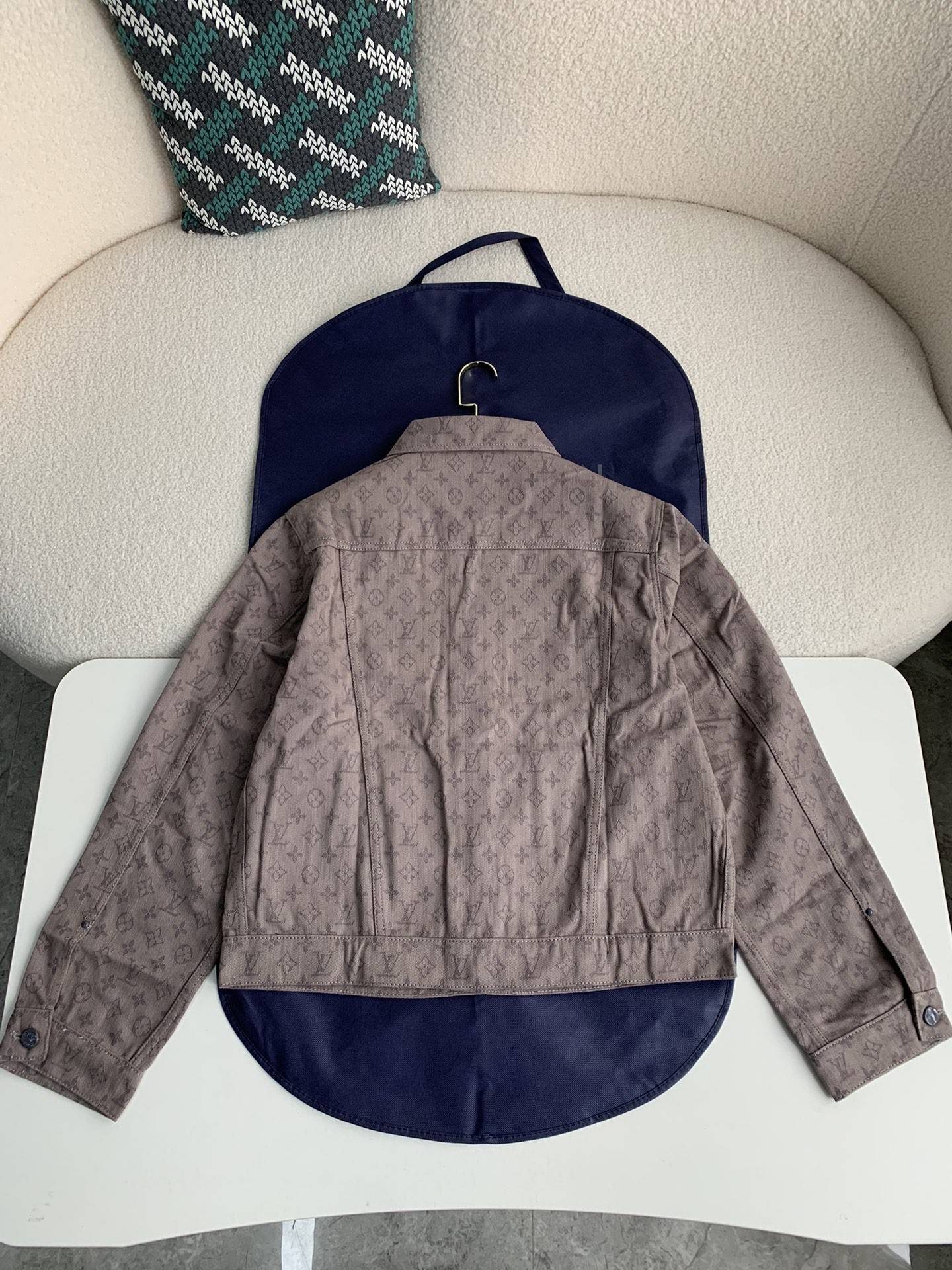 L0vis Vvtt0n  Jackets