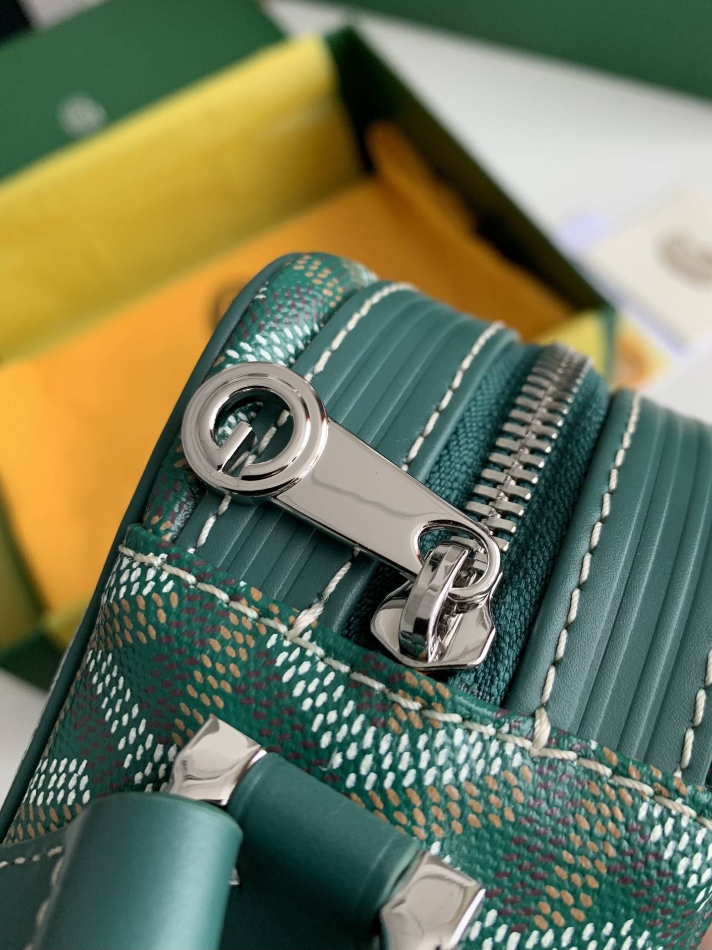 G09ard 2023 New Cap Vest Camera Bag  Size: 22 * 13 * 6.5cm