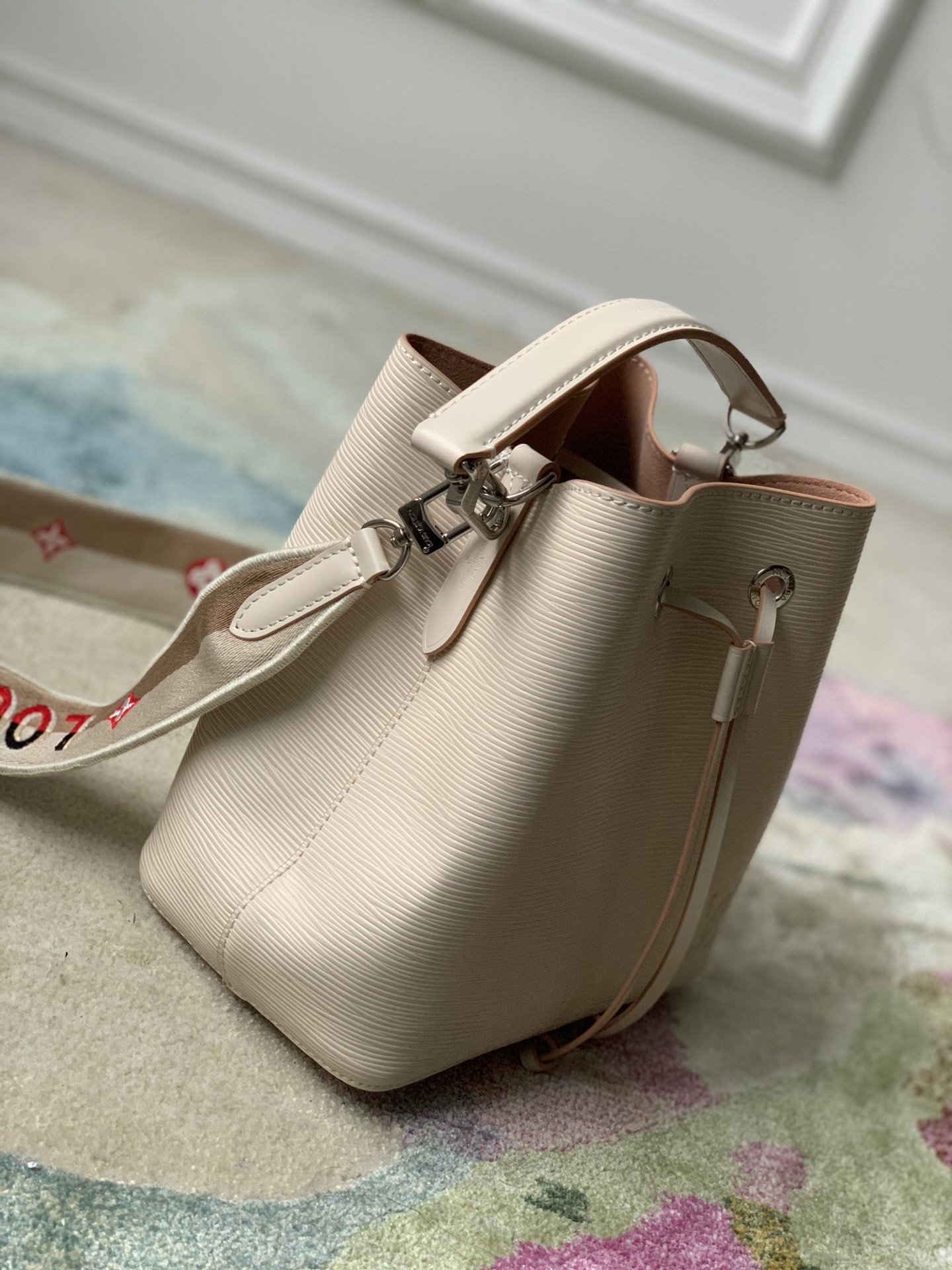 L0vis Vvtt0n Néonoé Bag