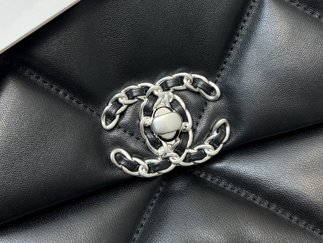 Chanle 19 Large Handbag