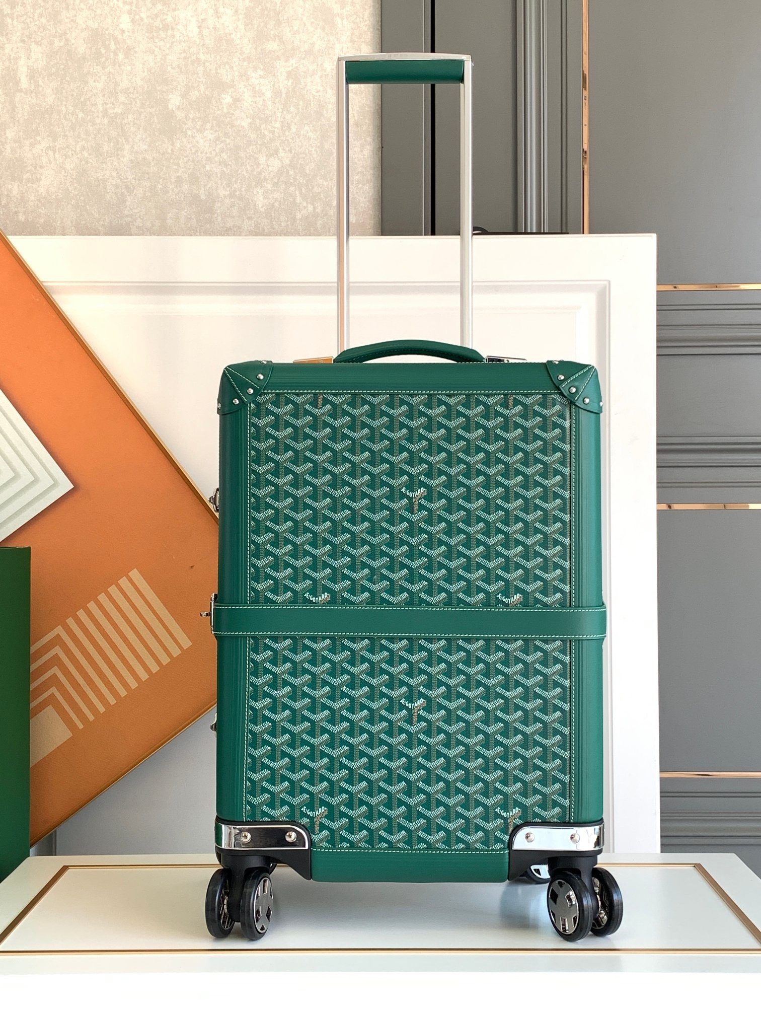 G09ard Rolling Suitcase