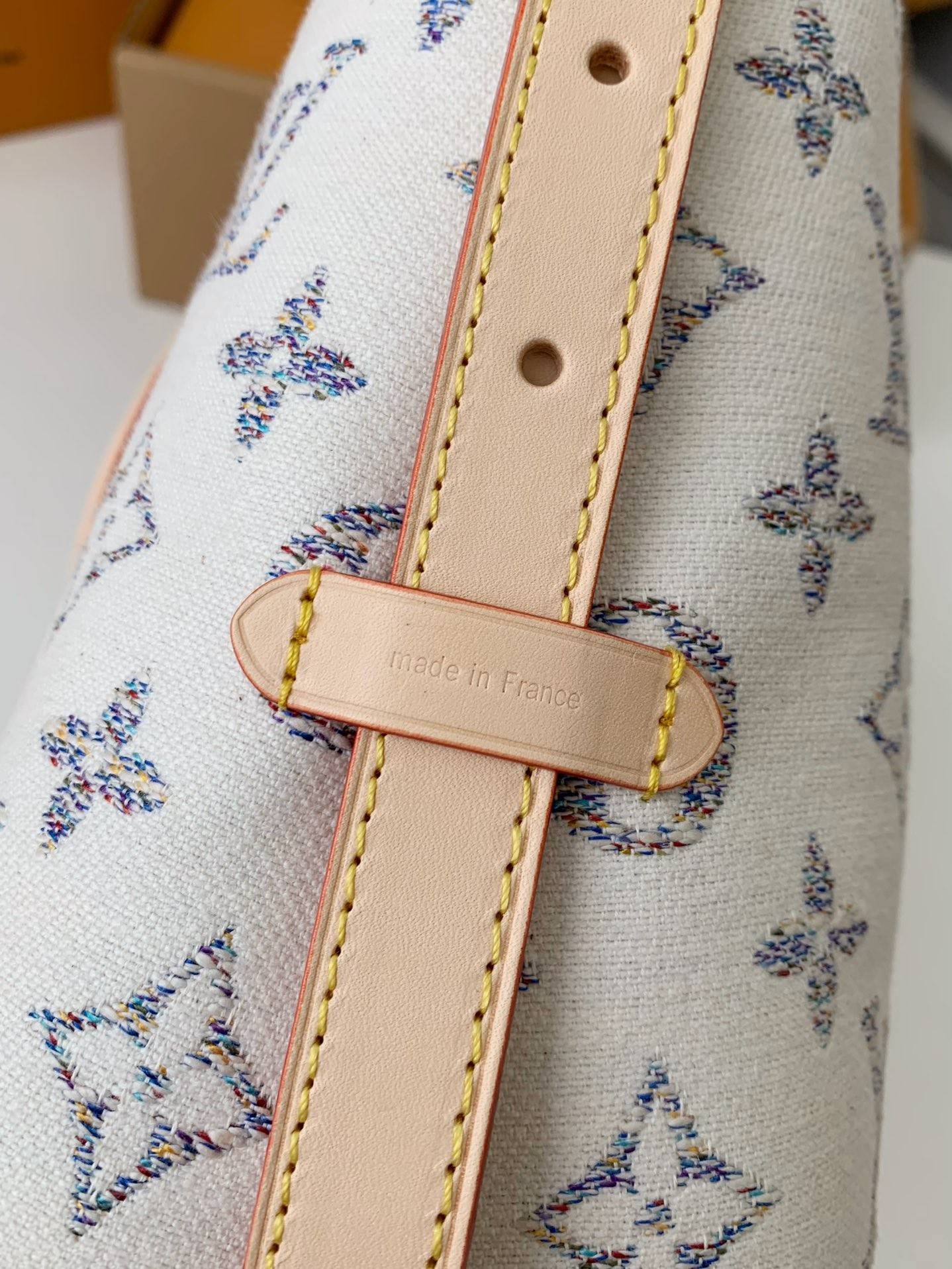 L*V Carryall small handbag M24707  Size：29*24*12cm