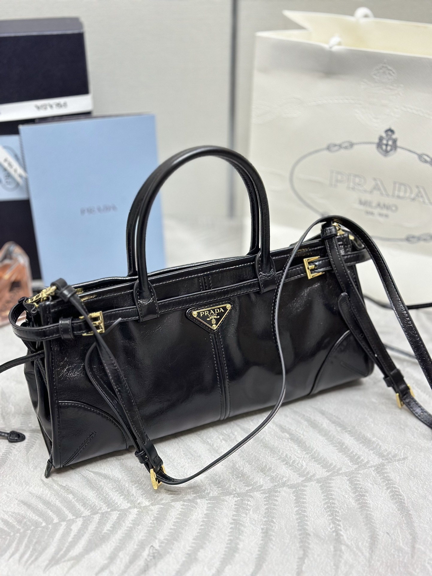 Pr*a Bonnie medium leather handbag