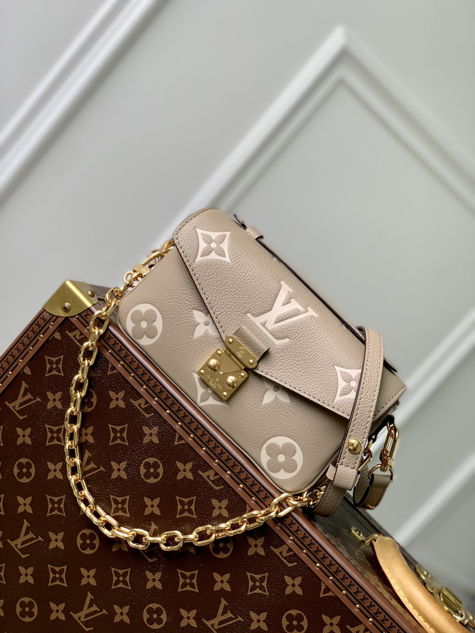 L0vis Vvtt0n Pochette Métis East West Bag