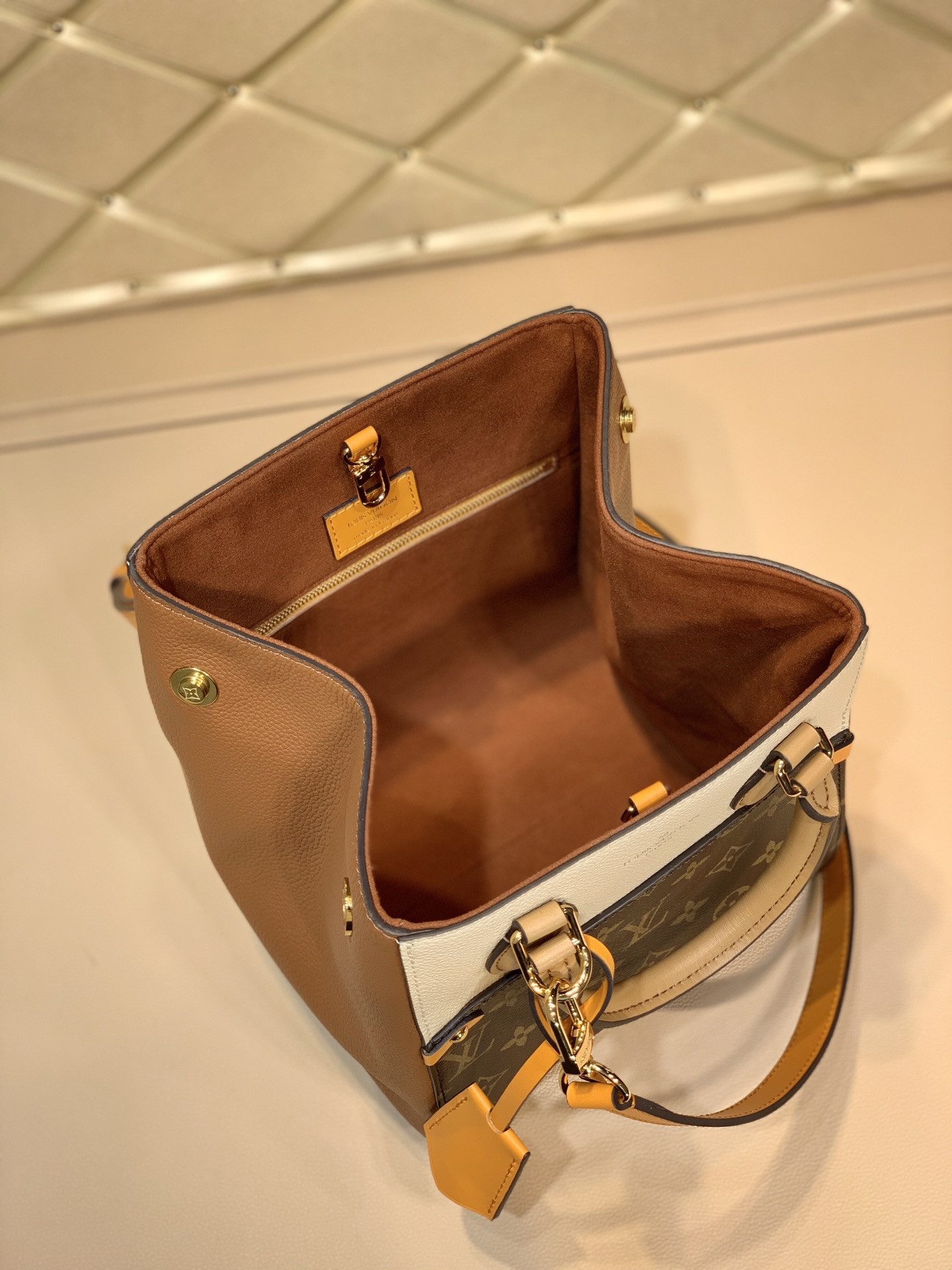 L0vis Vvtt0n Fold Tote Bag