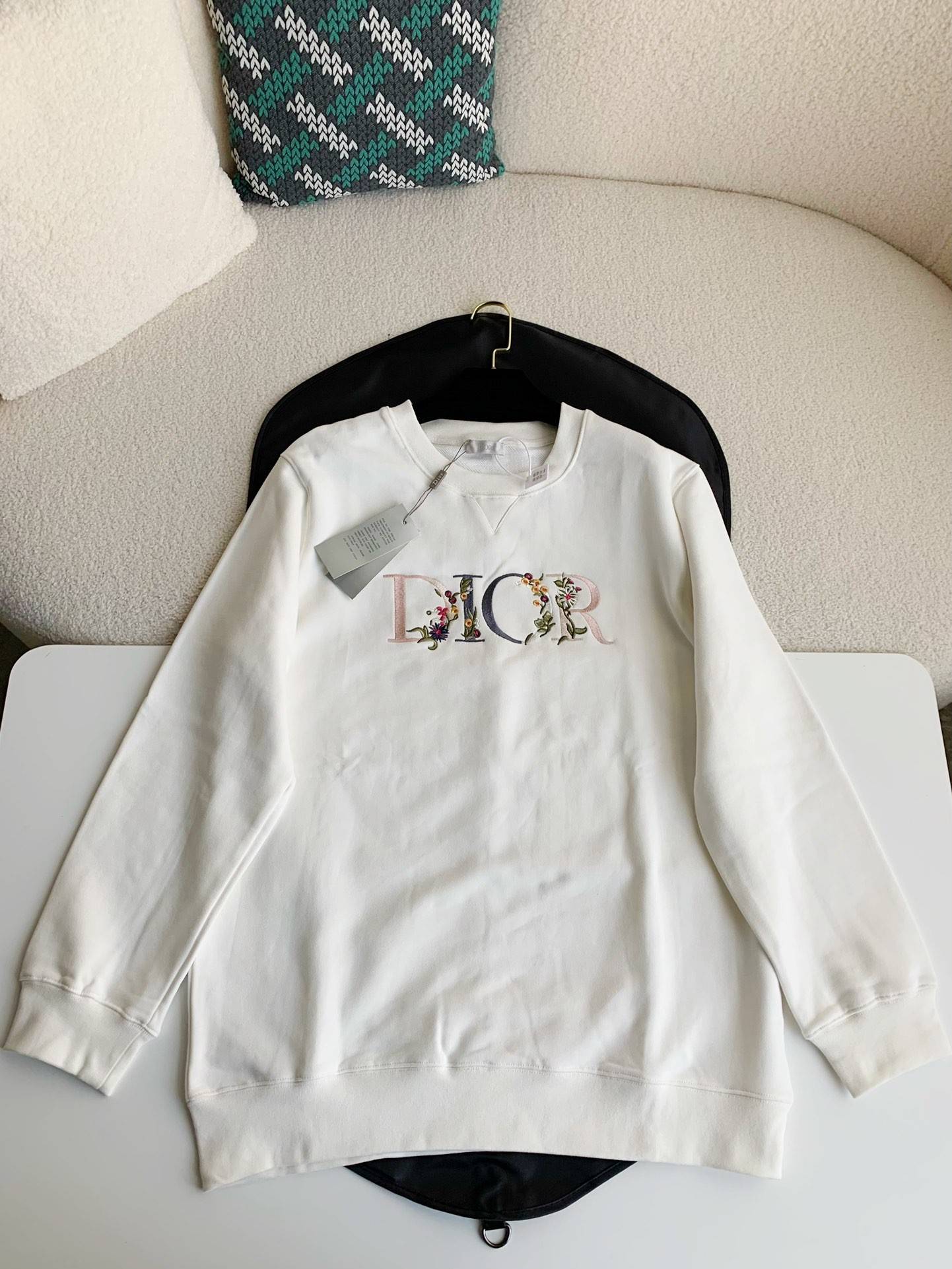 D10r FW23 Flowers Sweater