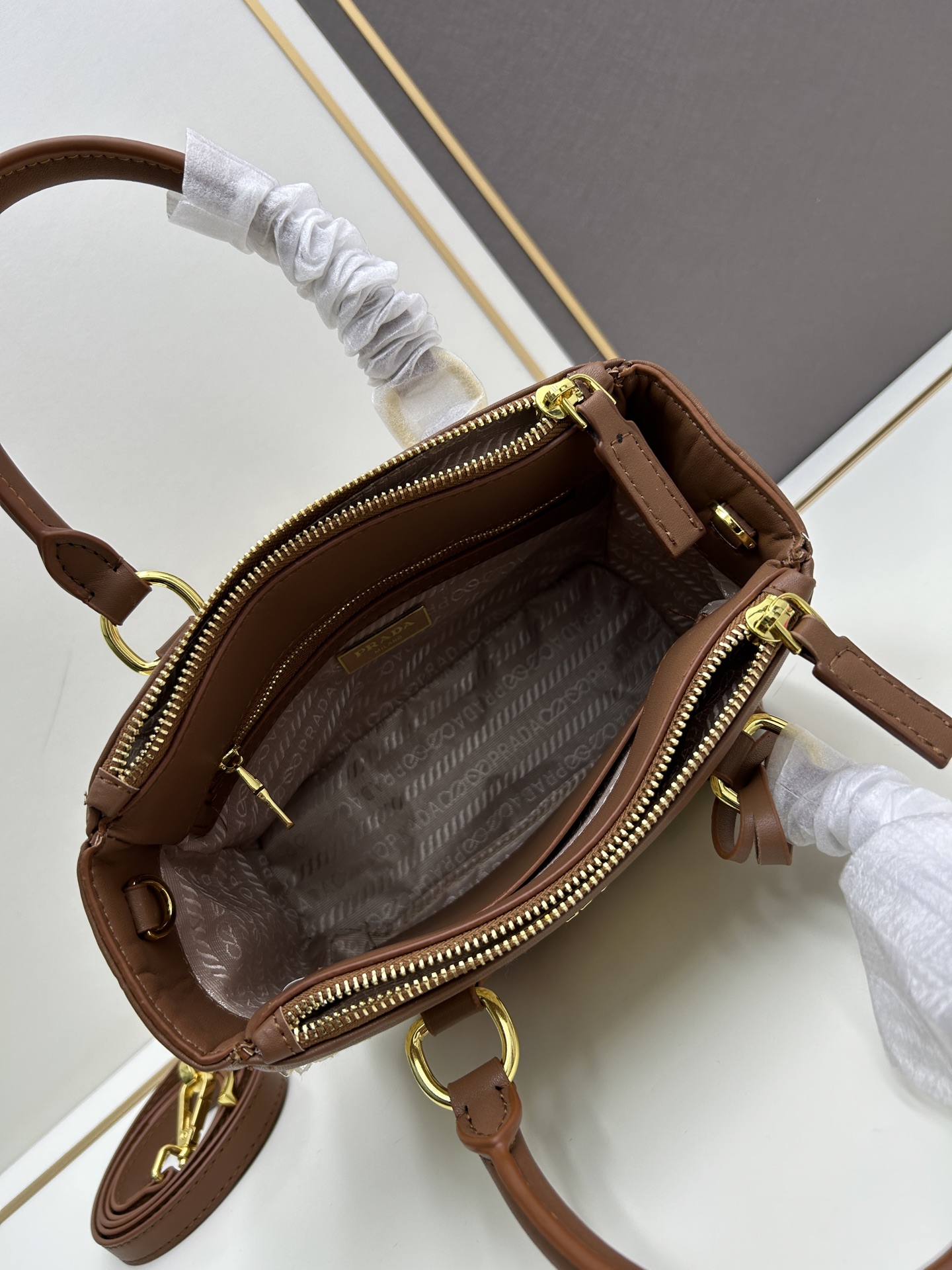 RADA woven handbag! Beautiful straw bag size: 26x17x11, model 2511