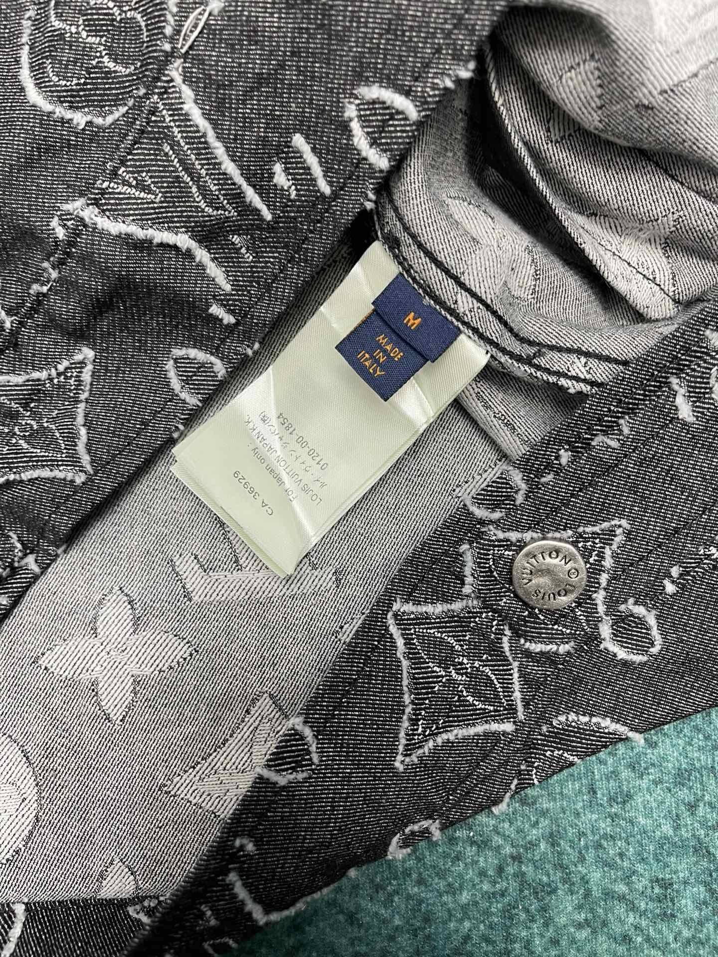 L0vis Vvtt0n  shirt jacket