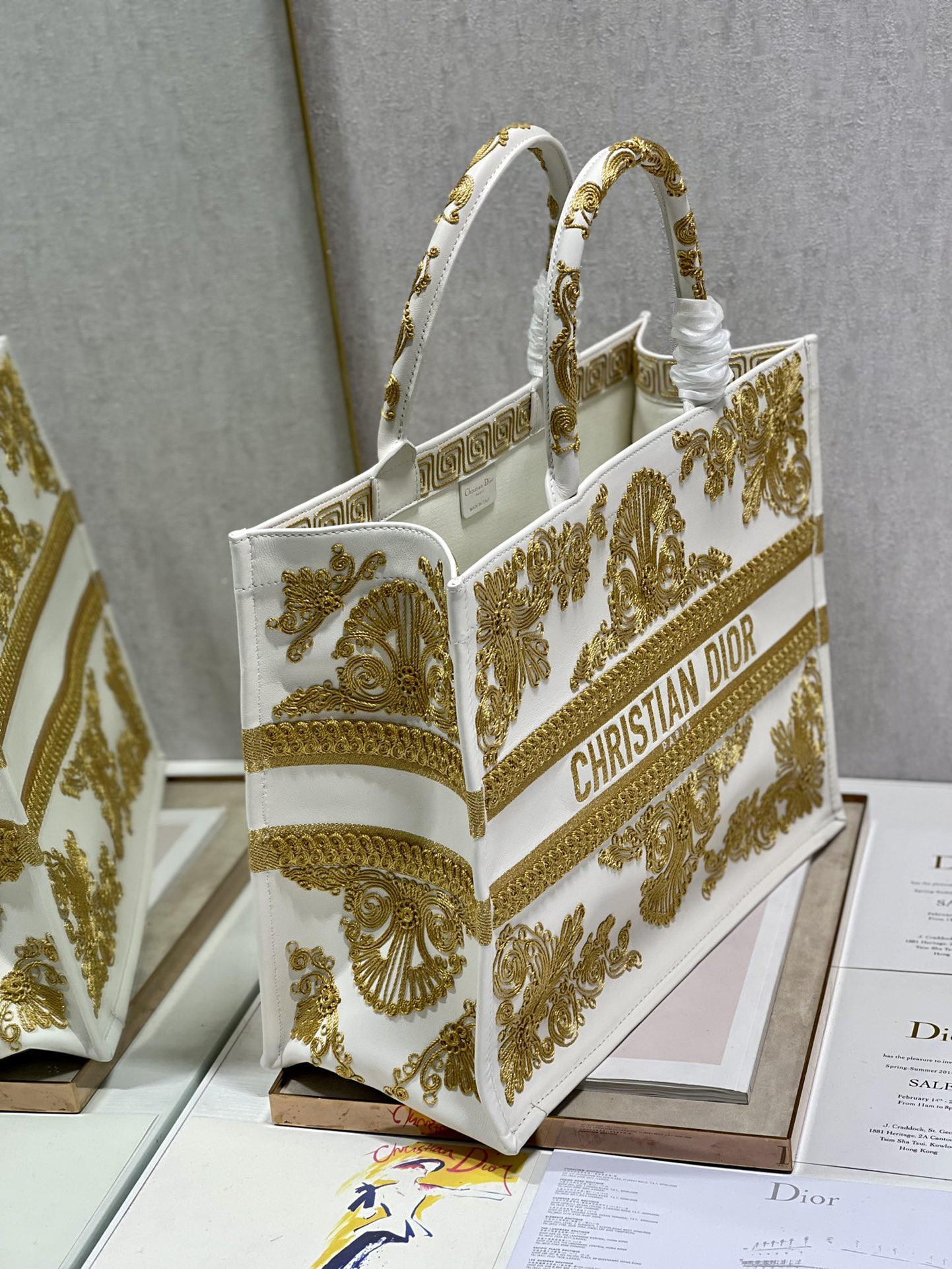 Large D10r Book Tote