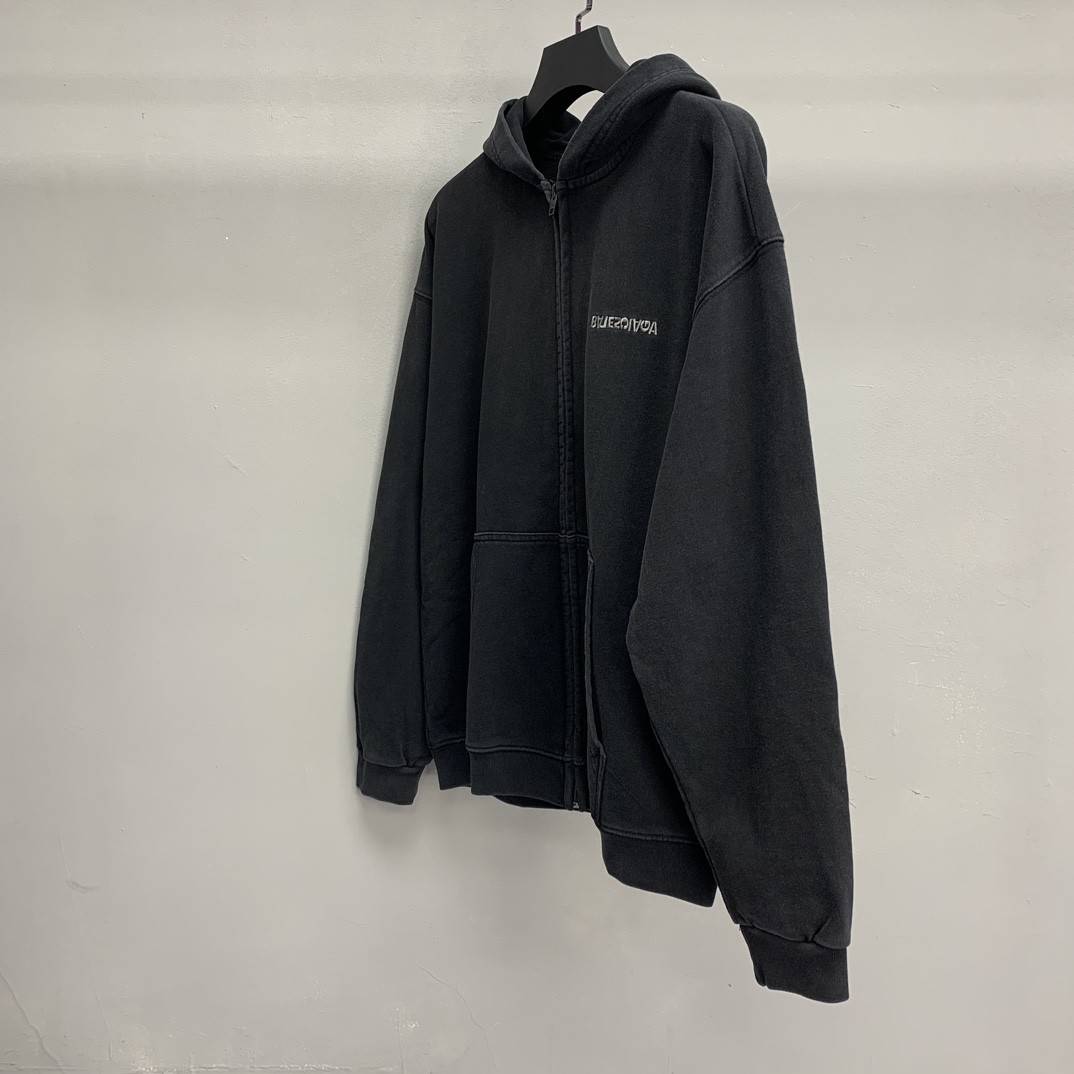 Ba1en*iaga embroidered sweatshirt