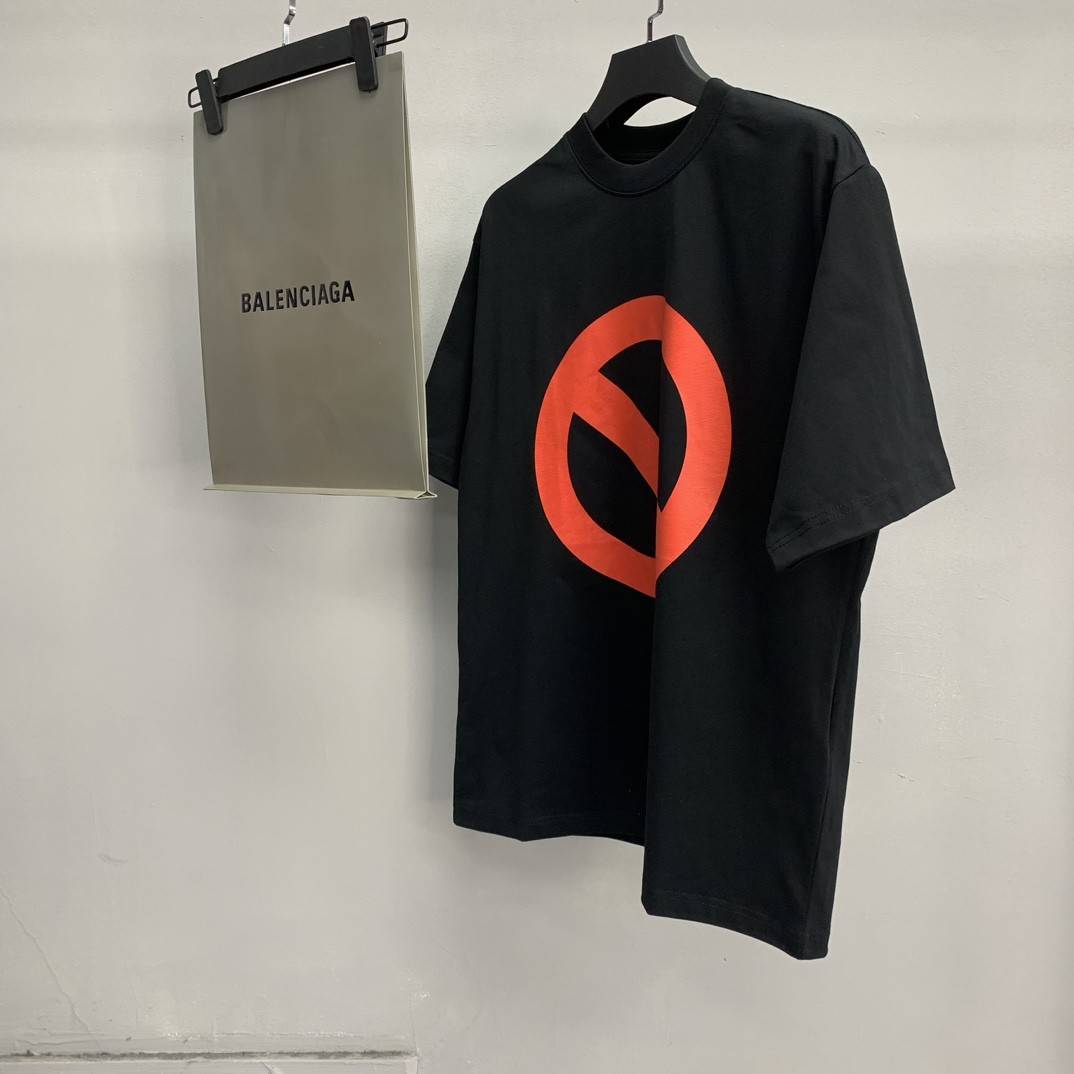 Ba1en*iaga BFRND cracked T-shirt