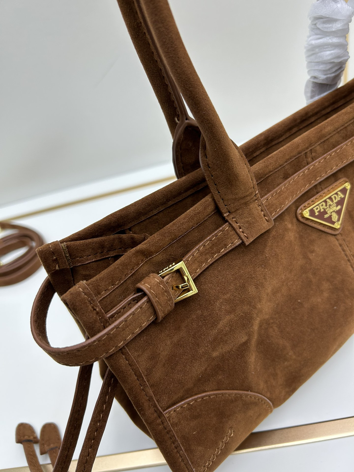 Pra*a matte size 32x15x11, style number 2452 [ADA new product] retro style, black waxed leather, the new favorite handbag!