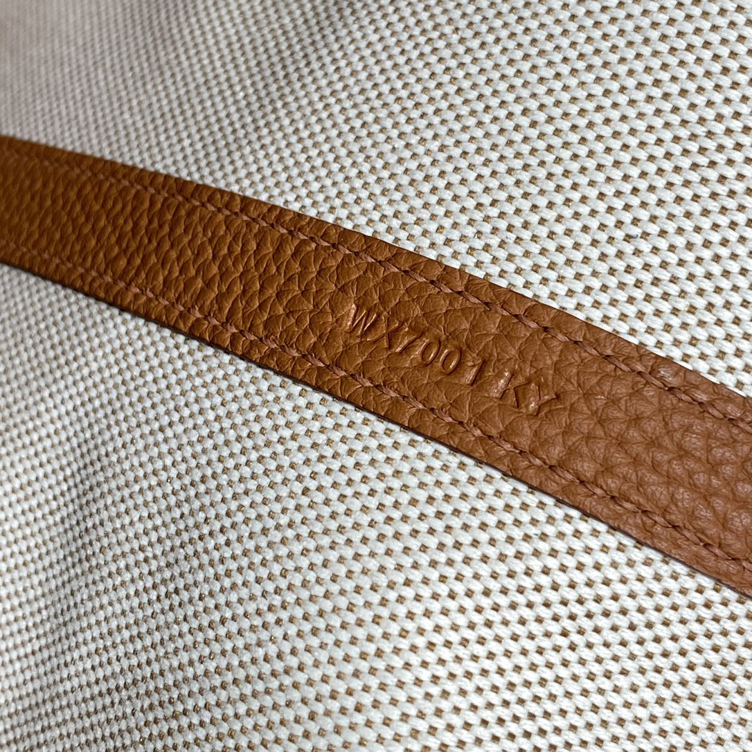 H**me5 painted graffiti French fjord imported original cowhide wax thread sewing master craft painted canvas 36*30cm