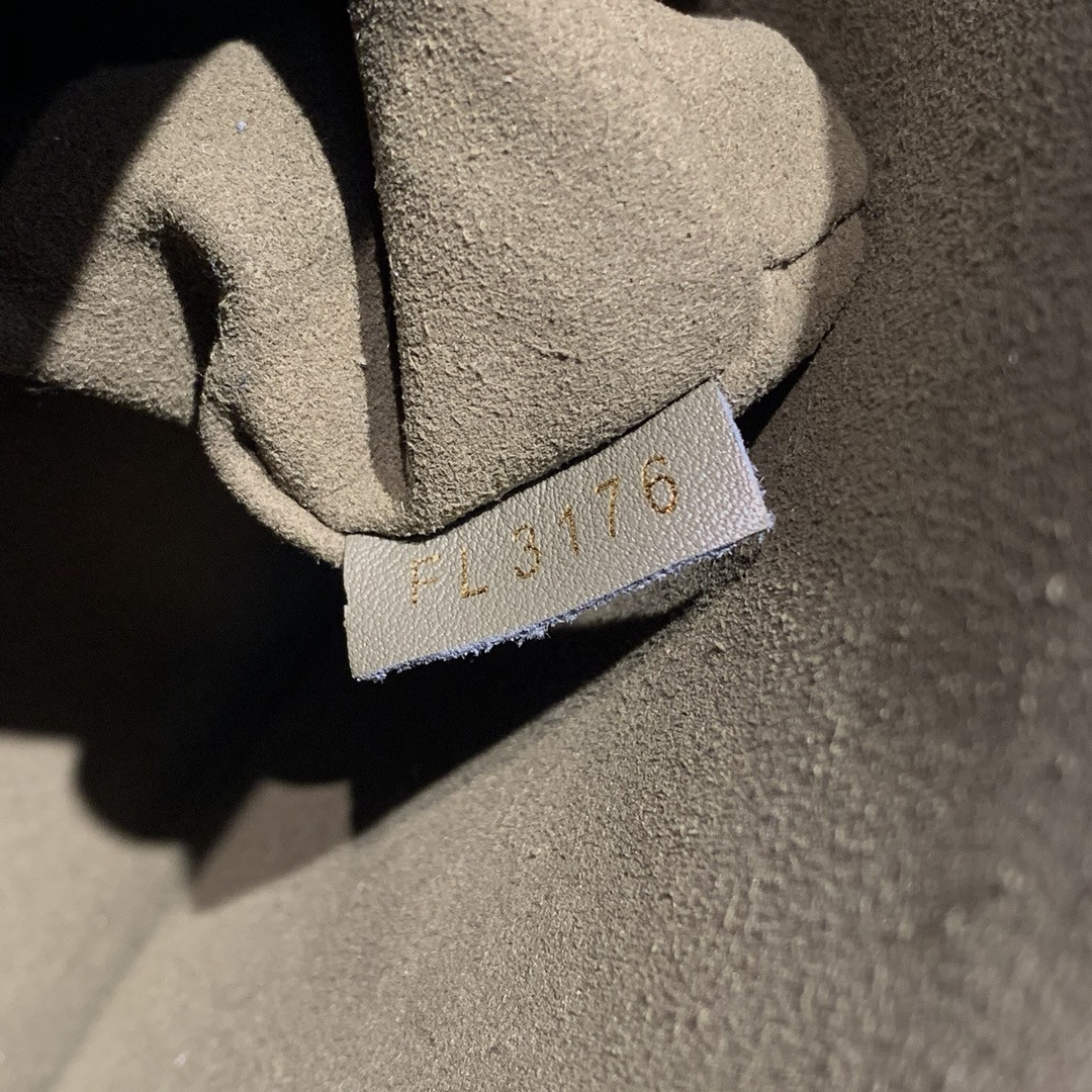 L0vis Vvtt0n Locky Bb Bag