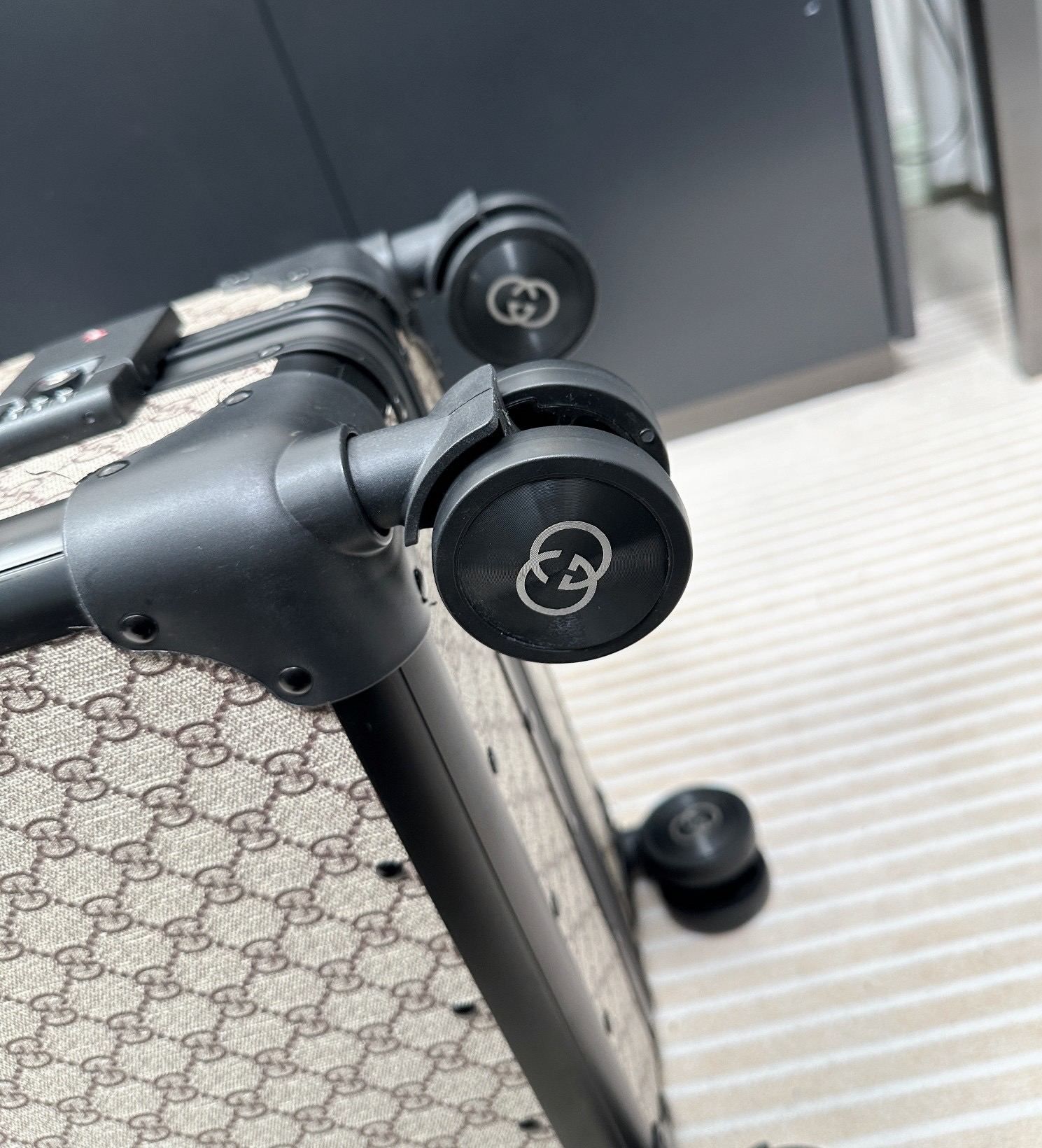 Gvc*1 Luggage/Trolley Case Vintage Size 20 Inch