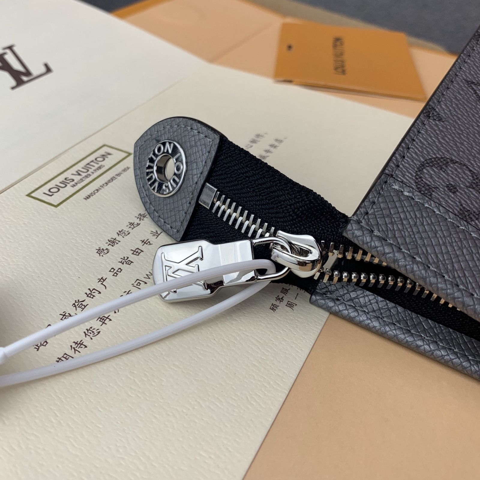 L0vis Vvtt0n Pochette Voyage Bag