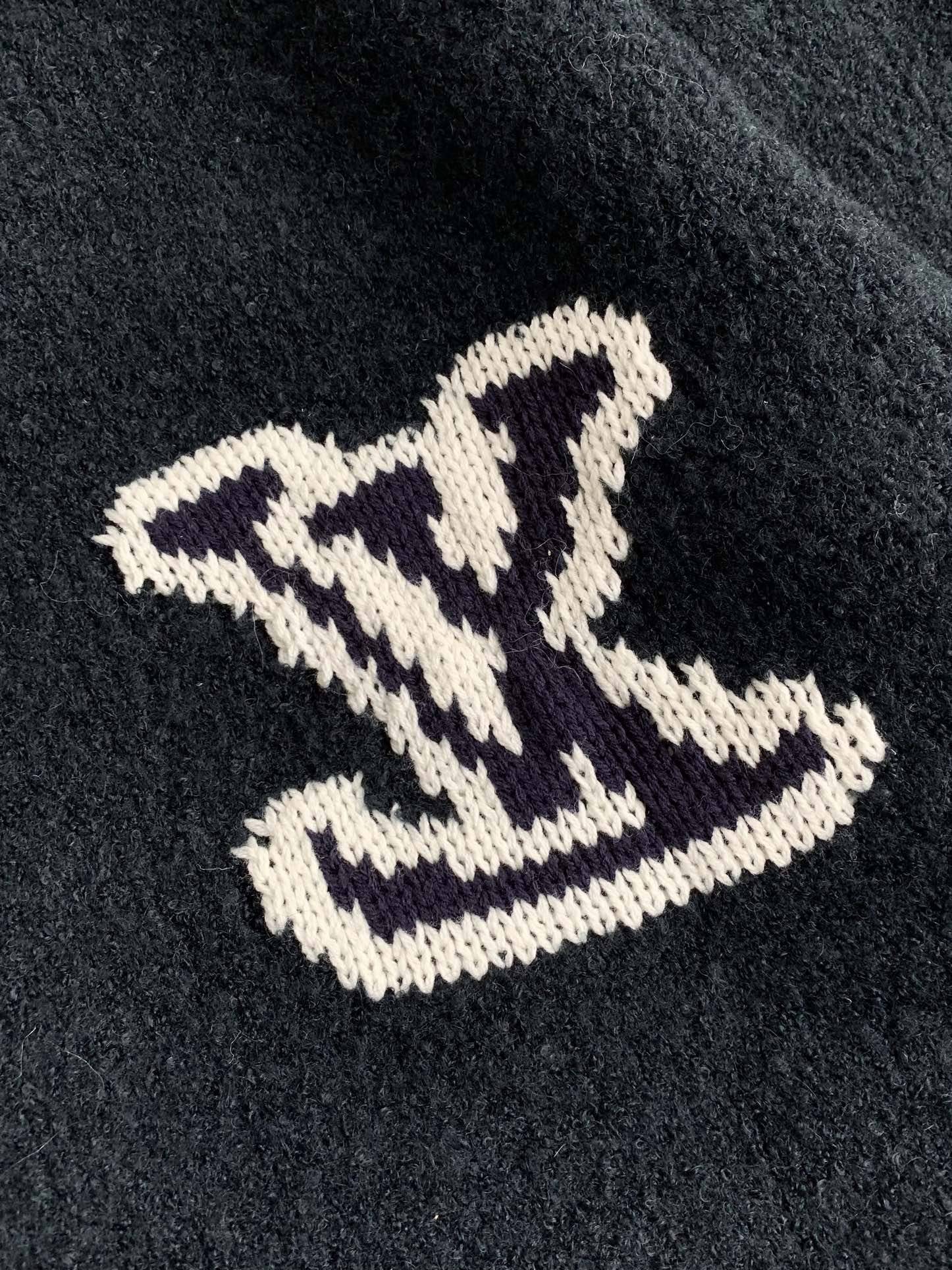 L0vis Vvtt0n Clothes