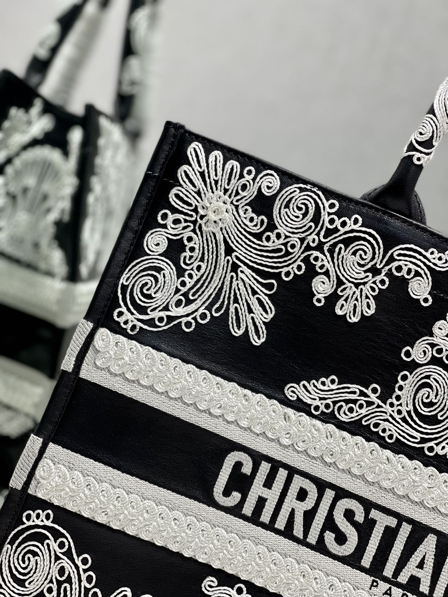 Large D10r Book Tote