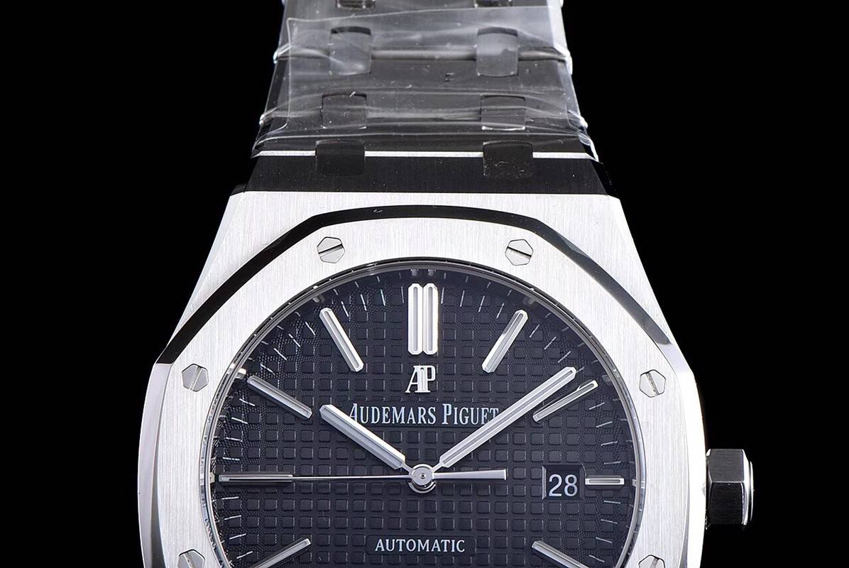 Audemars P1g*et Royal Oak 15400 Series Men