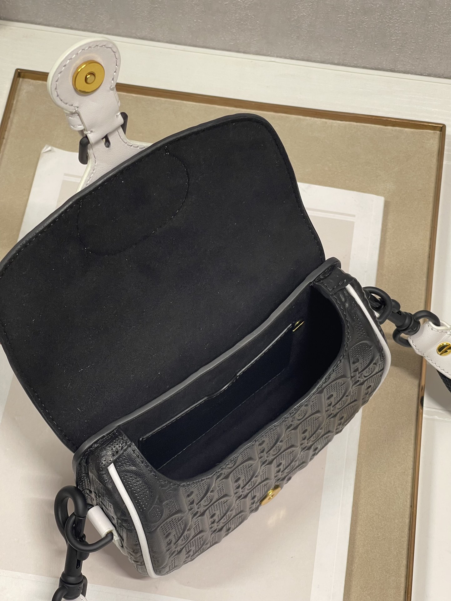 Small D10r Bobby Bag