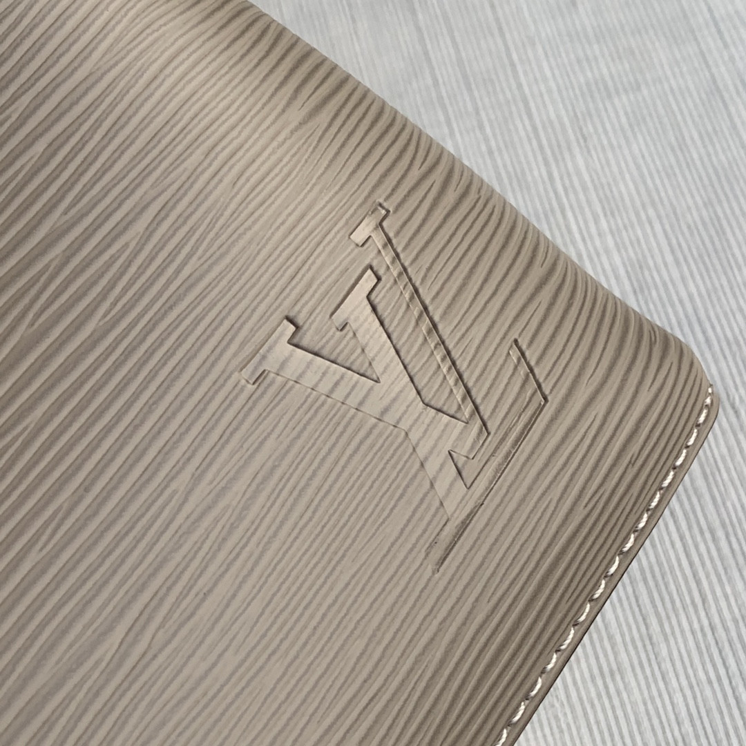 L0vis Vvtt0n Néonoé Bag