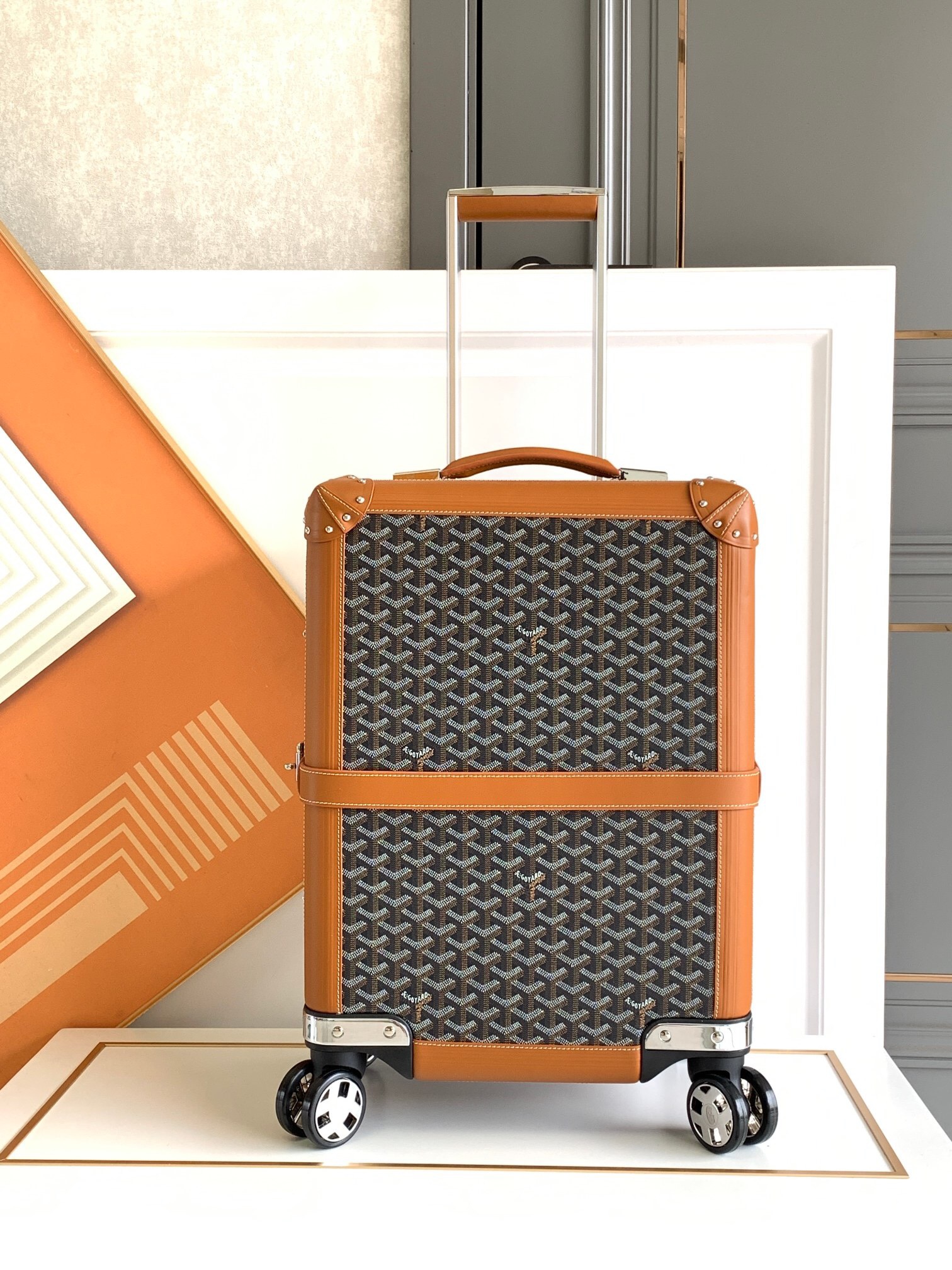 G09ard Rolling Suitcase