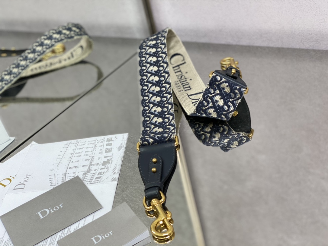 Large D10r Bobby Bag