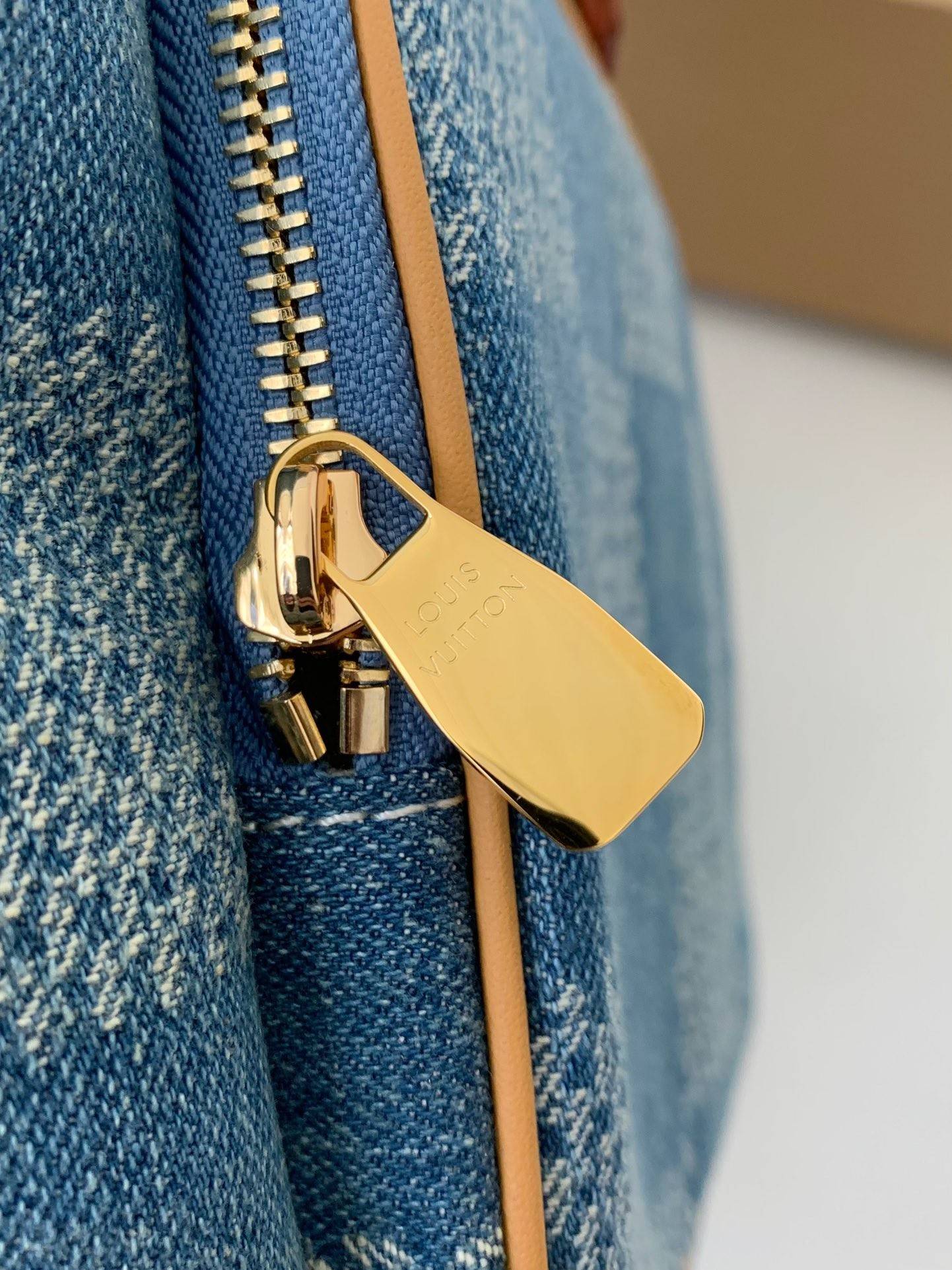 L*V Montsouris backpack M40708  Size：32*40*19cm