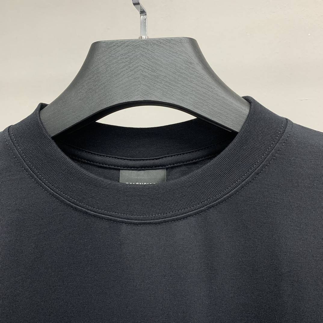 Ba1en*iaga beach hand-painted T-shirt