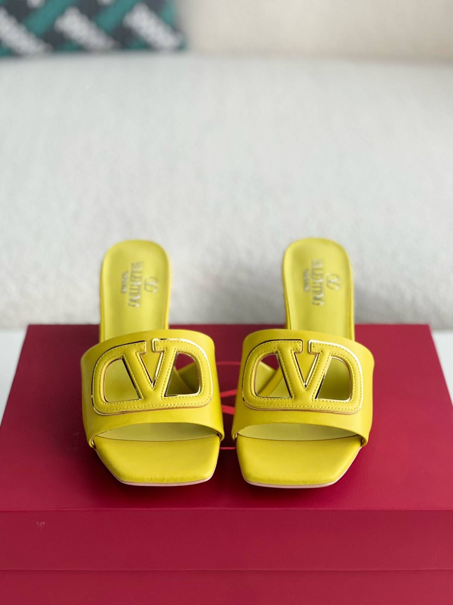 Va1e*ntin0 Summer  high-heeled sandals