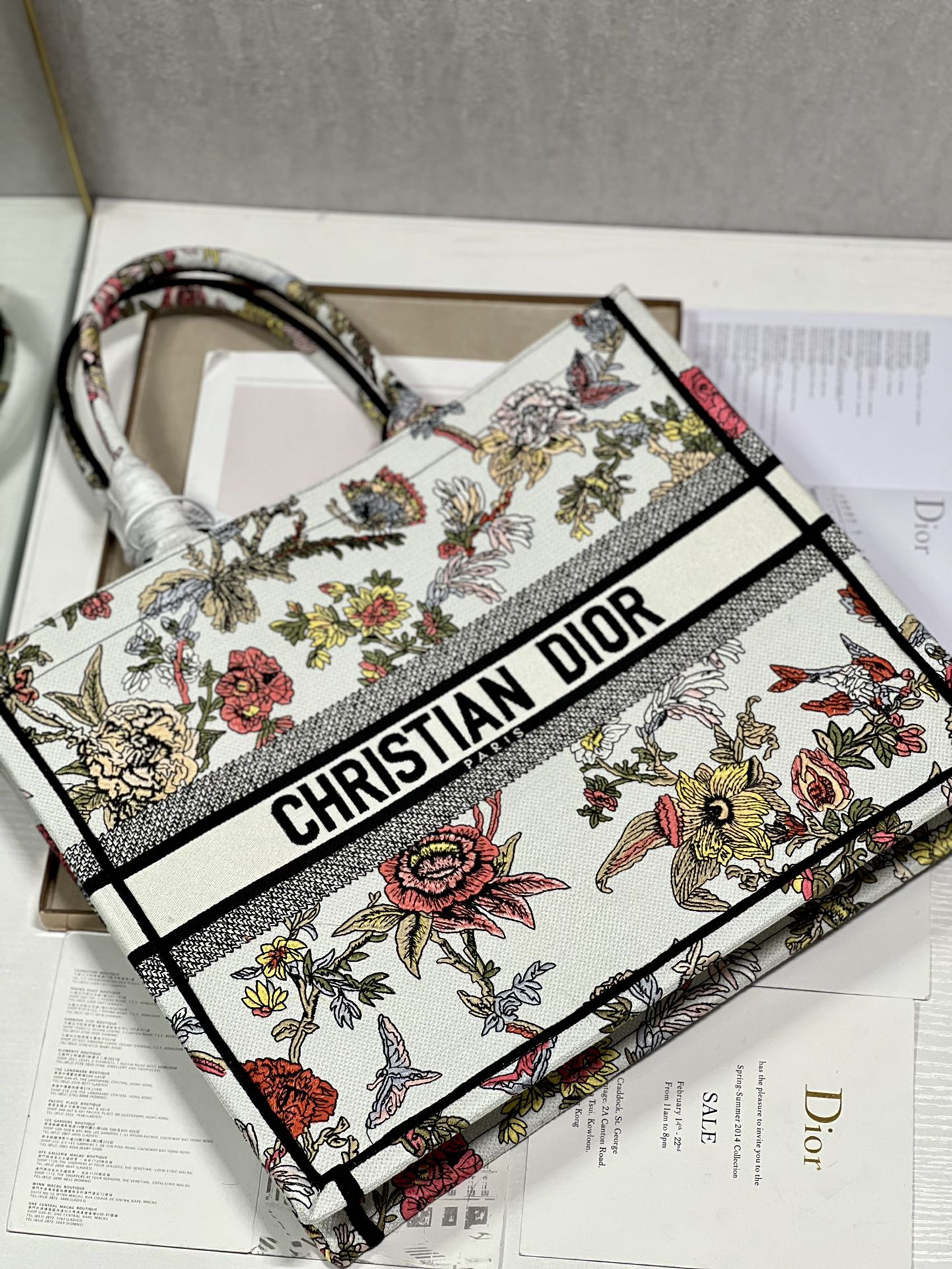 Large D10r Book Tote