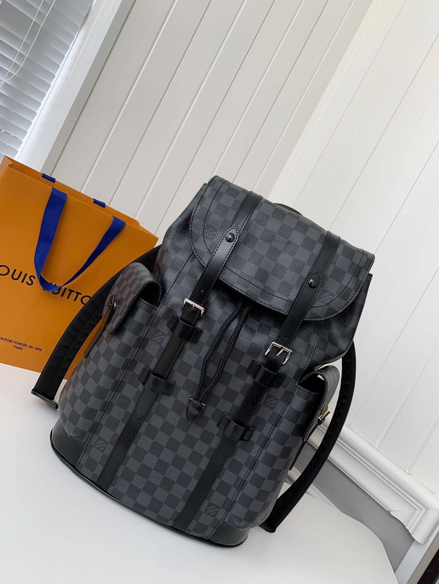L*V CHRISTOPHER Backpack N41379 Top Quality Size: 38 * 44 * 21cm