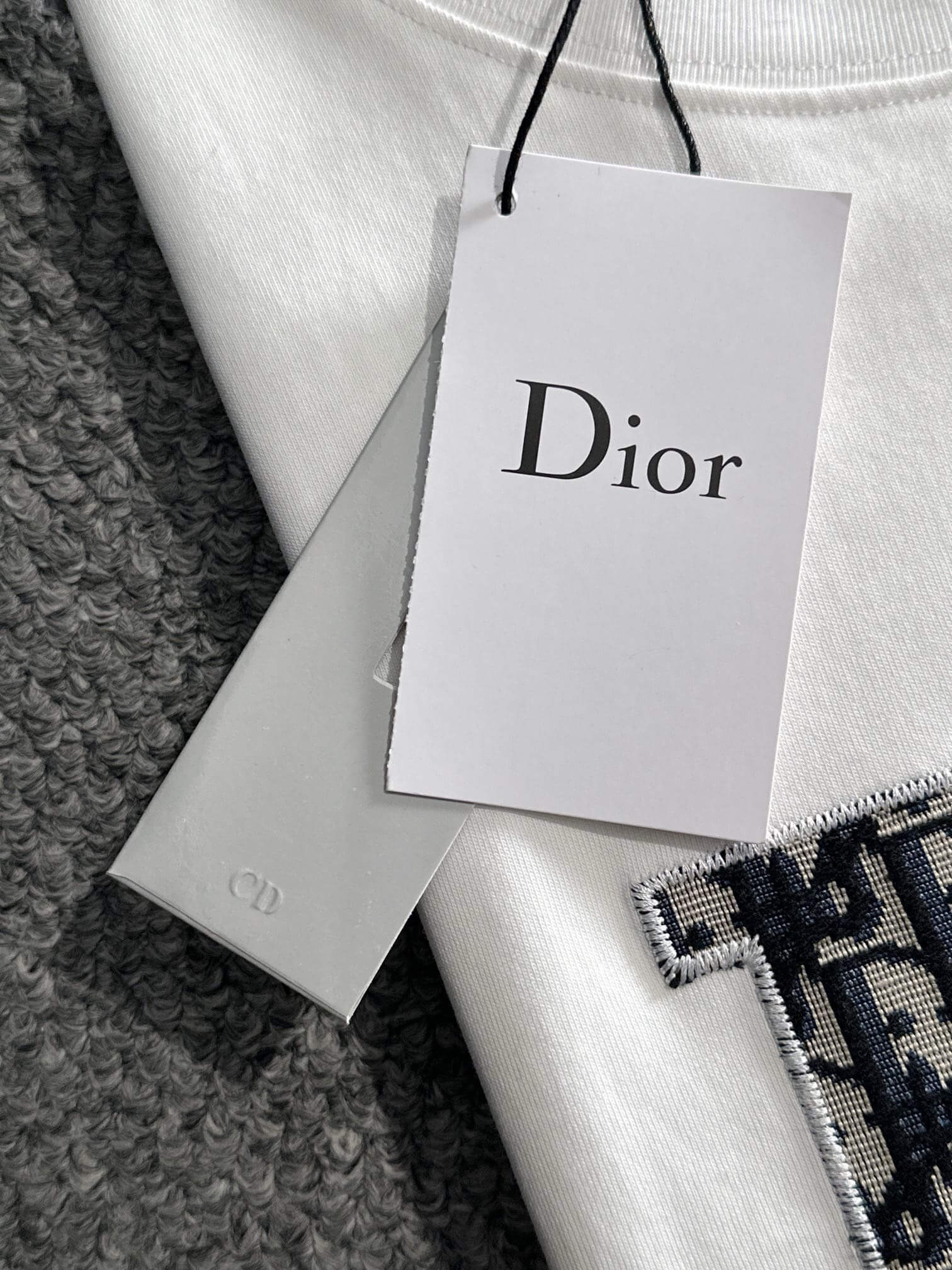 Classic Pattern Embroidery T Shirt