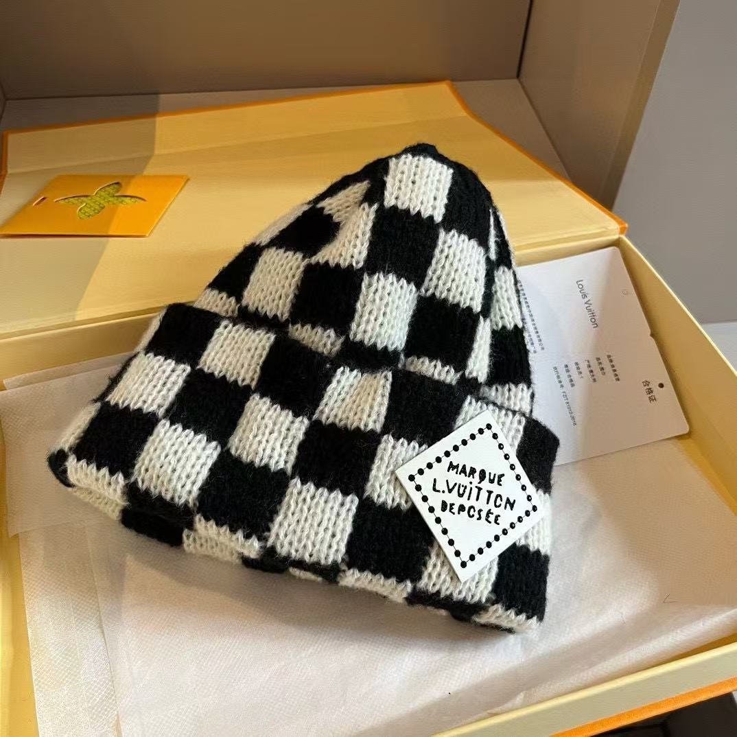 [#4094] L0vis Vvtt0n autumn and wi nter new checkered knitted hat
