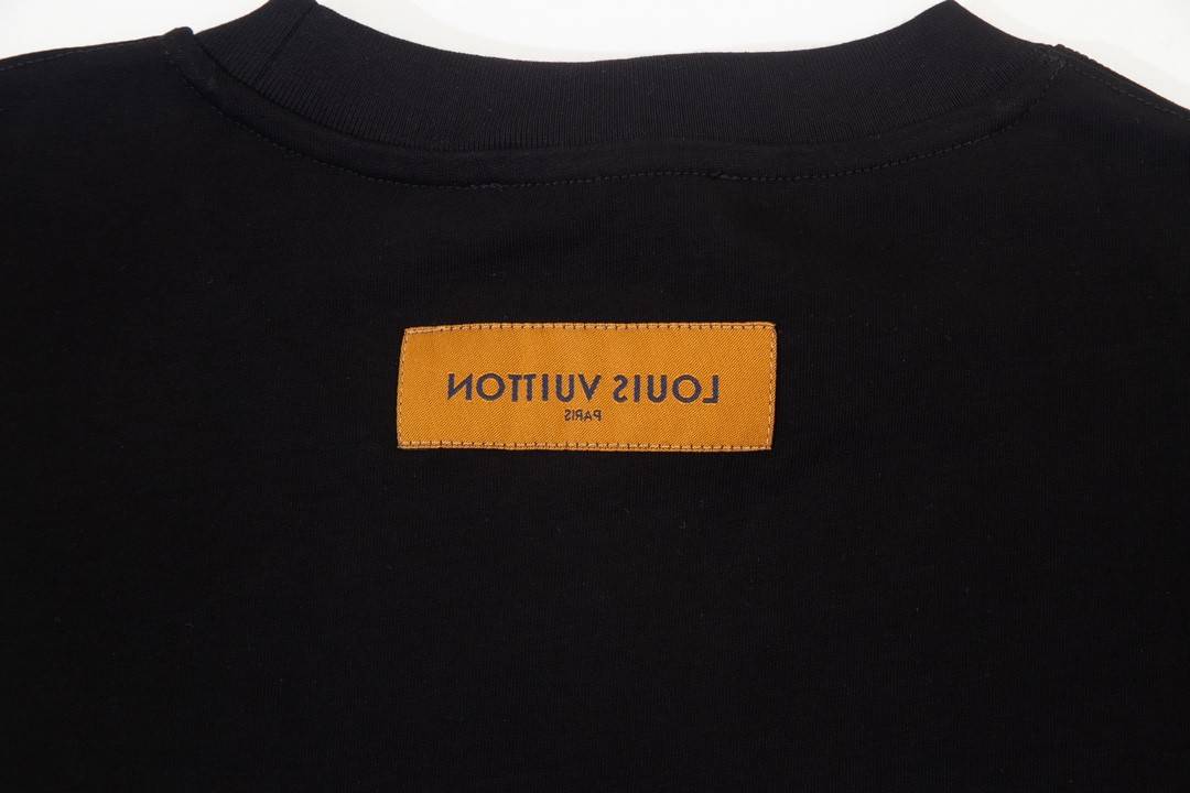 L0vis Vvtt0n 230,000 new T-shirts for spring and summer